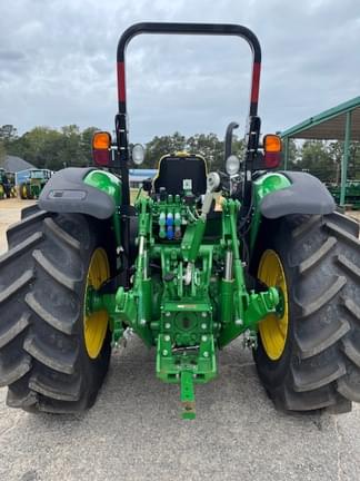 Image of John Deere 5075M equipment image 3