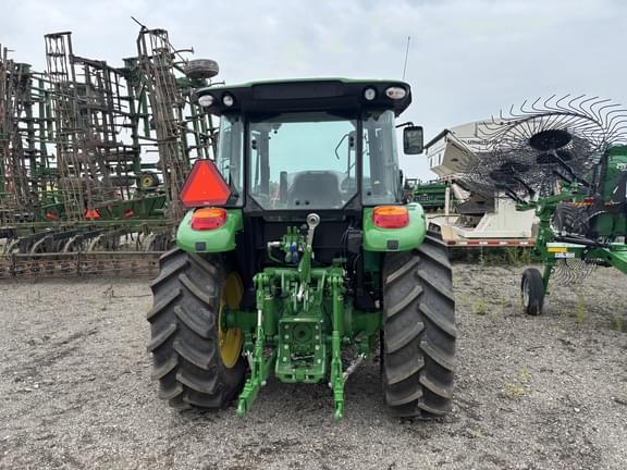 Image of John Deere 5075M equipment image 2