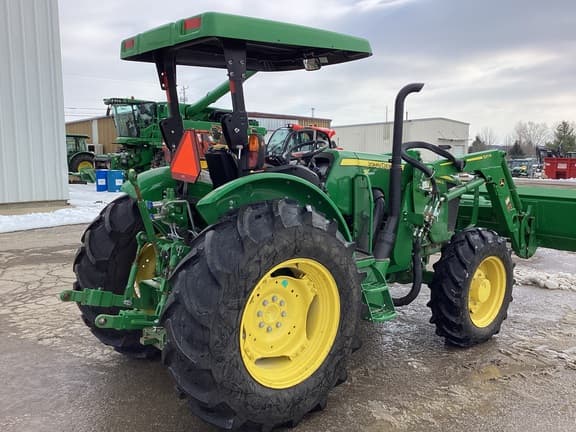 Image of John Deere 5090E equipment image 4
