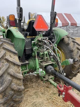Image of John Deere 5090E equipment image 2