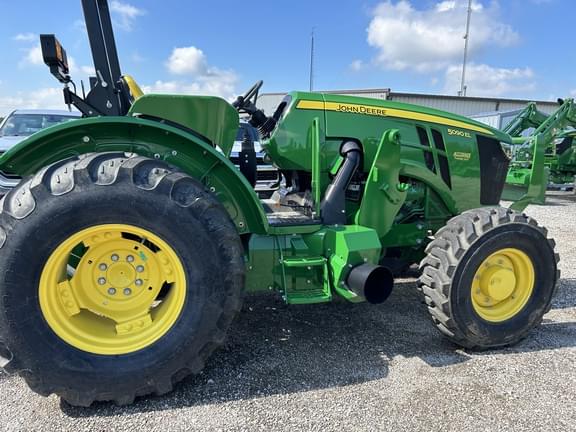 Image of John Deere 5090EL Image 1
