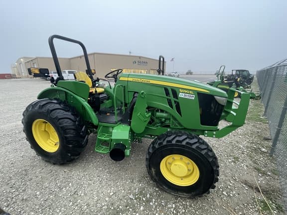 Image of John Deere 5090EL equipment image 1