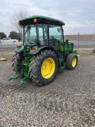 Image of John Deere 5090GN equipment image 4
