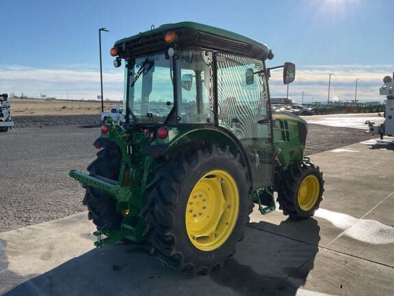 Image of John Deere 5090GN equipment image 4