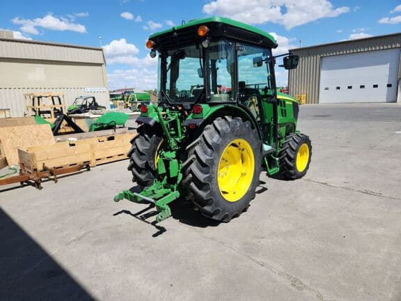 Image of John Deere 5090GN equipment image 4