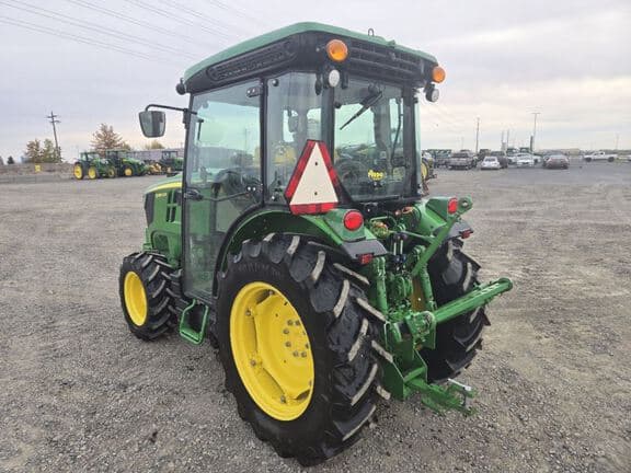 Image of John Deere 5090GN equipment image 2
