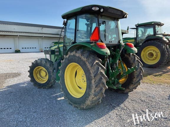 Image of John Deere 5090M equipment image 2