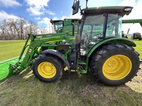 Image of John Deere 5090M equipment image 4