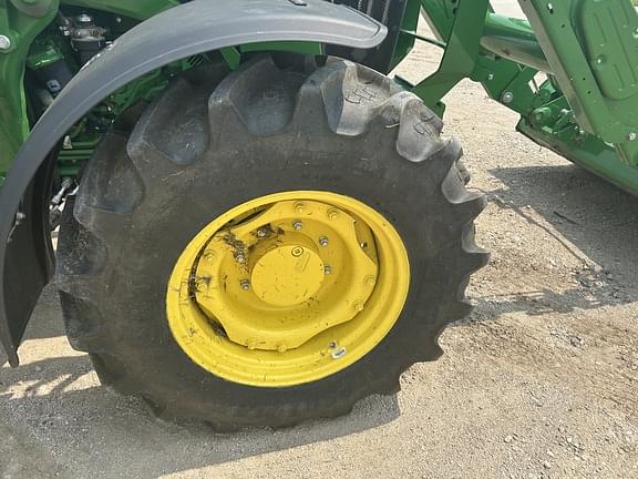 Image of John Deere 5090M equipment image 3