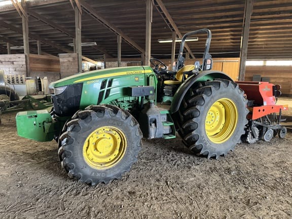 2022 John Deere 5090M Equipment Image0