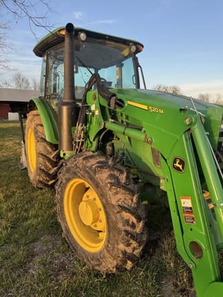 Image of John Deere 5100E equipment image 3