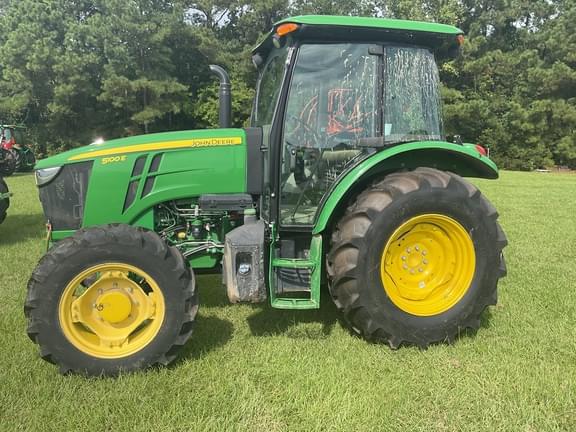 Image of John Deere 5100E equipment image 1