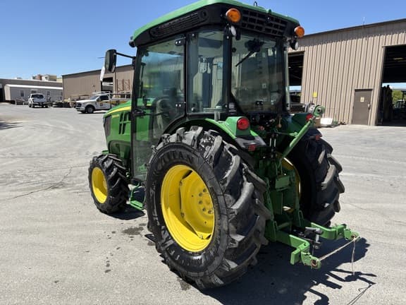 Image of John Deere 5100GN equipment image 2