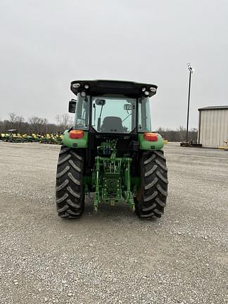 Image of John Deere 5100M equipment image 4