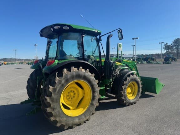 Image of John Deere 5100M equipment image 3