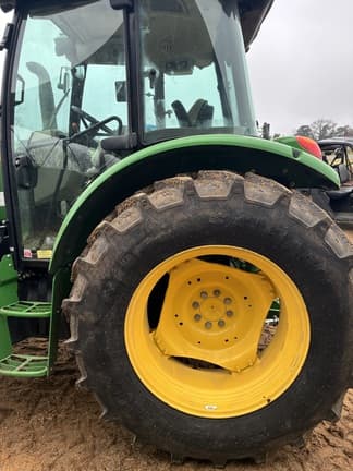 Image of John Deere 5100M equipment image 4