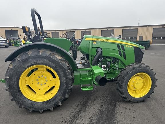 Image of John Deere 5100ML equipment image 2