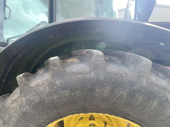 Image of John Deere 5115M equipment image 4