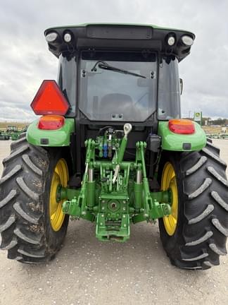 Image of John Deere 5115M equipment image 4