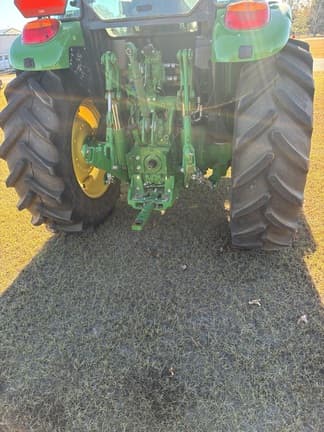 Image of John Deere 5115R equipment image 3
