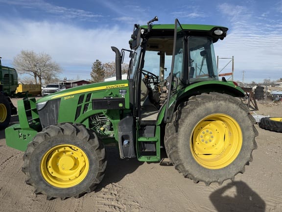 2022 John Deere 5125M Equipment Image0
