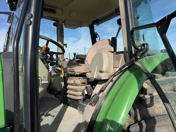 Image of John Deere 5125M equipment image 4