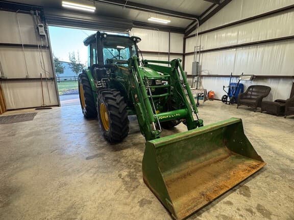 Image of John Deere 5125M equipment image 4