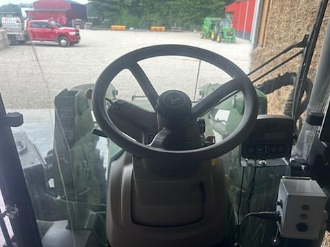 Image of John Deere 5125R equipment image 4