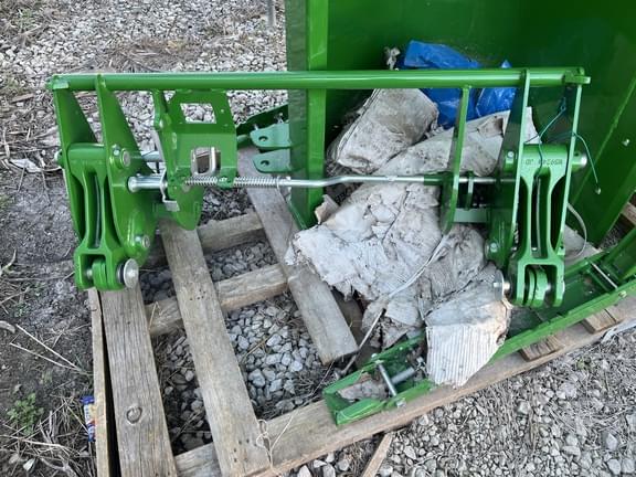 Image of John Deere 540R equipment image 3