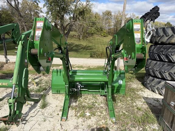 Image of John Deere 540R equipment image 2