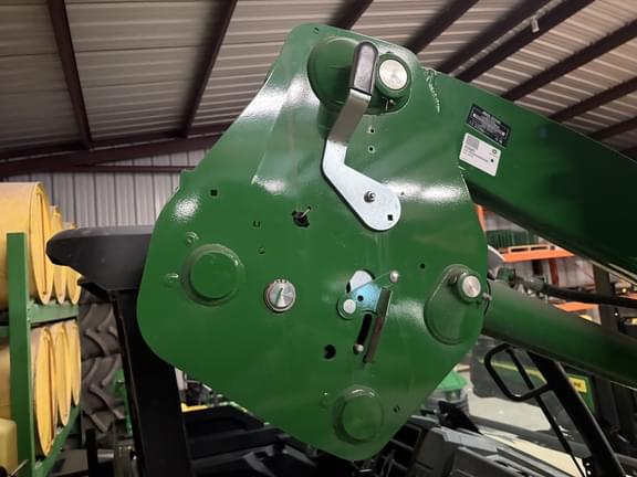 Image of John Deere 540R equipment image 4
