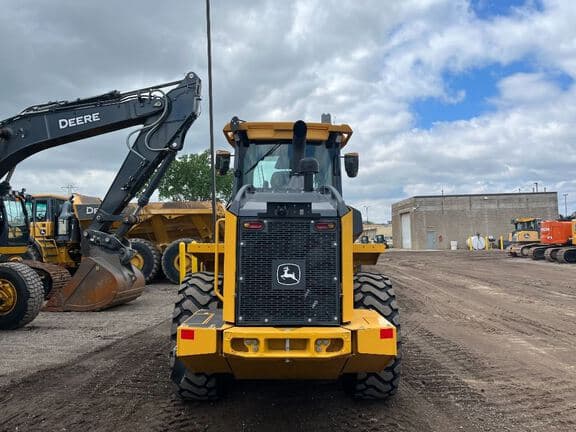 Image of John Deere 544P equipment image 3