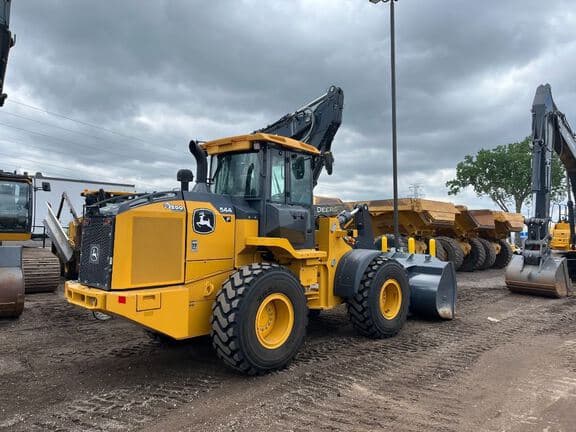 Image of John Deere 544P equipment image 4