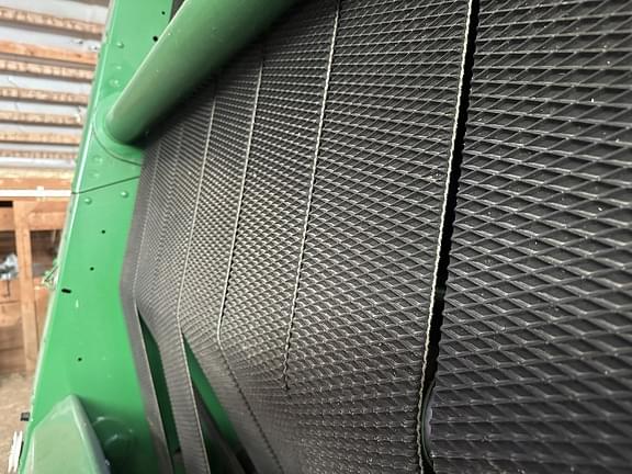 Image of John Deere 560M equipment image 4