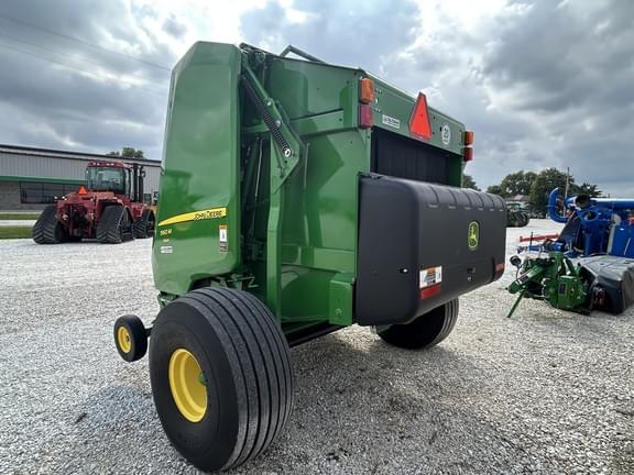 Image of John Deere 560M equipment image 2