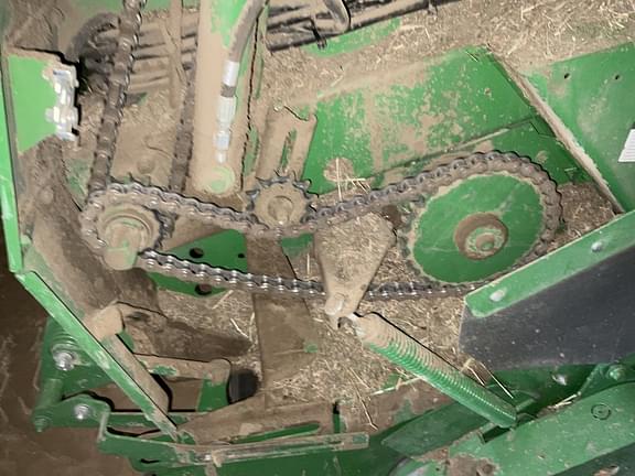 Image of John Deere 560M equipment image 4