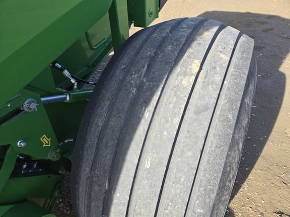 Image of John Deere 560M equipment image 4