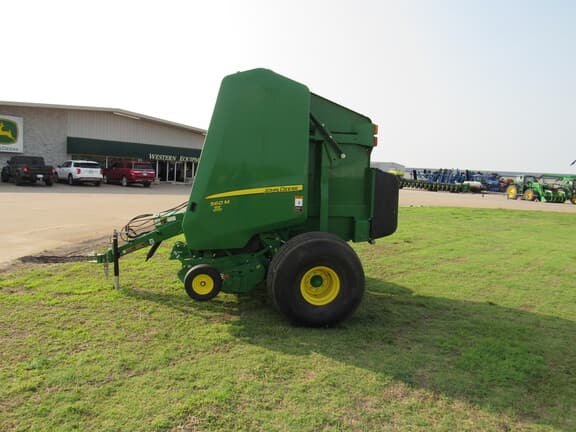 Image of John Deere 560M equipment image 1