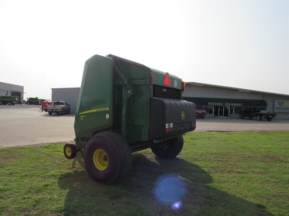 Image of John Deere 560M equipment image 2