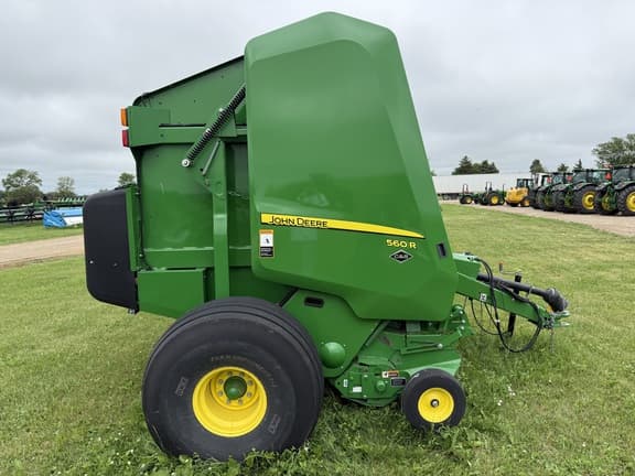 Image of John Deere 560R equipment image 1