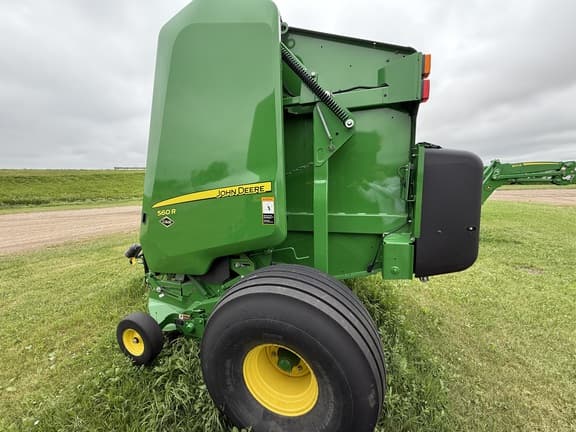 Image of John Deere 560R equipment image 3