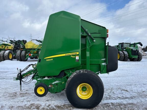 Image of John Deere 560R equipment image 1