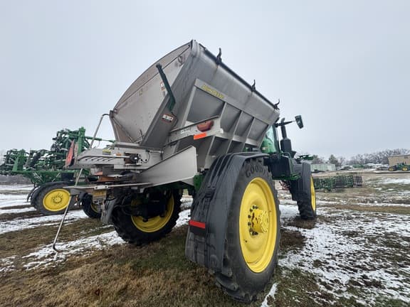 Image of John Deere 600R equipment image 4