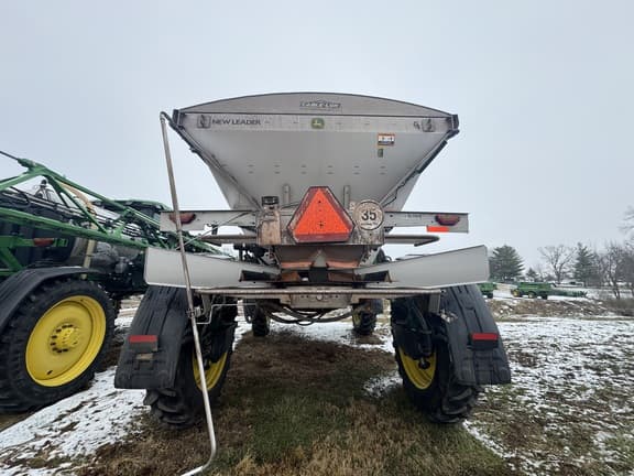 Image of John Deere 600R equipment image 3