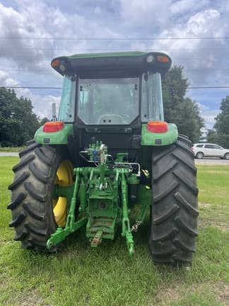 Image of John Deere 6105E equipment image 3