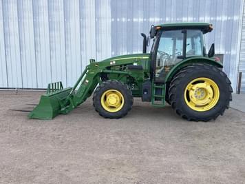 Main image John Deere 6105E