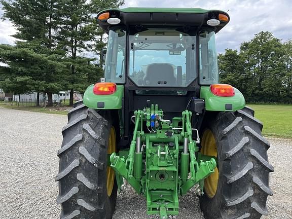 Image of John Deere 6105E equipment image 4