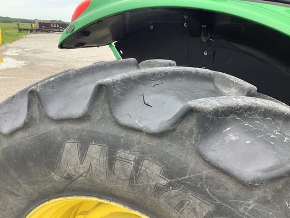 Image of John Deere 6110M equipment image 2