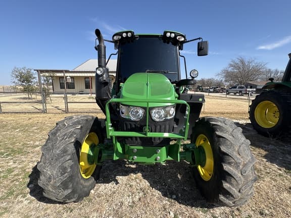 Image of John Deere 6110M equipment image 4