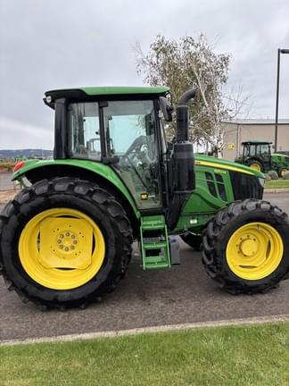 Image of John Deere 6110M equipment image 3